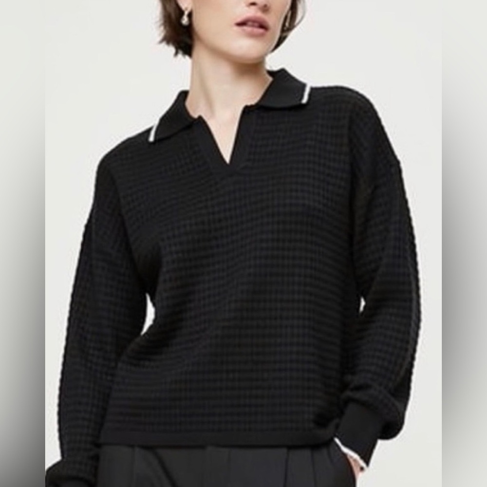 Joseph A Black long sleeve Sweater with white trim